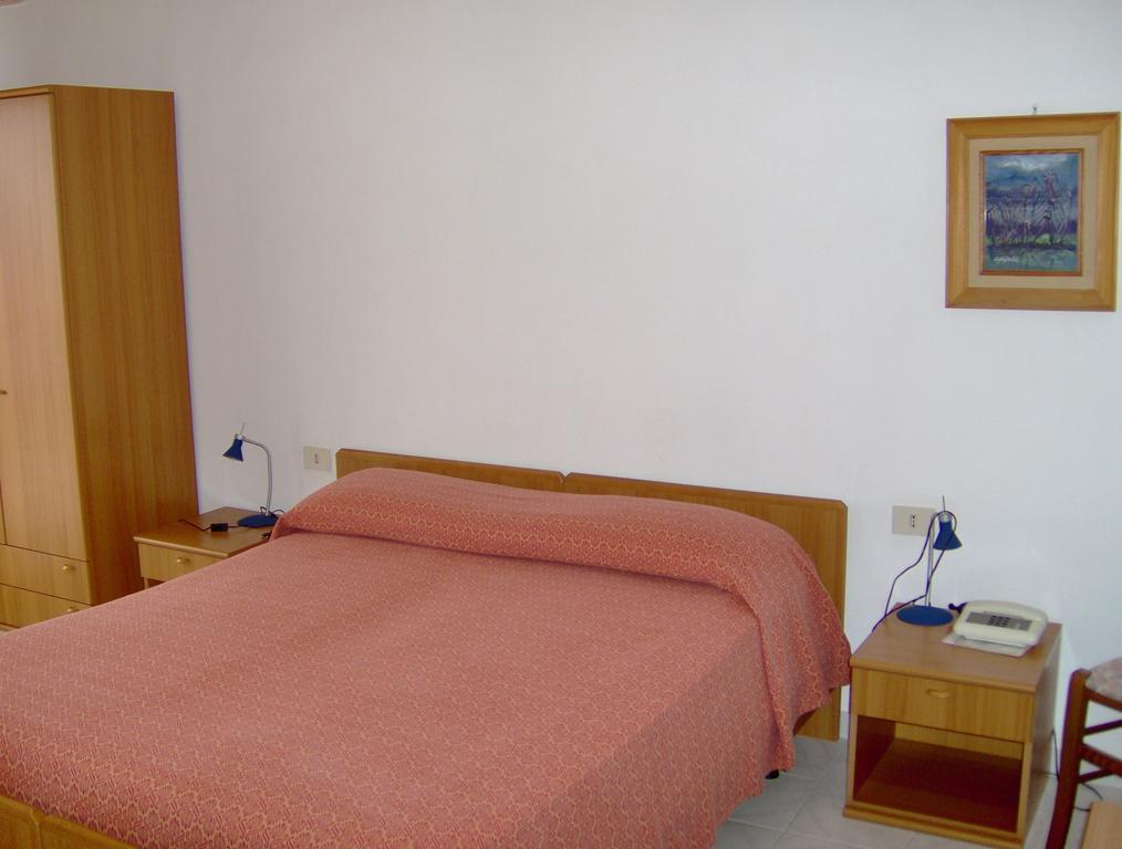 Hotel Svizzero Санджінето Номер фото